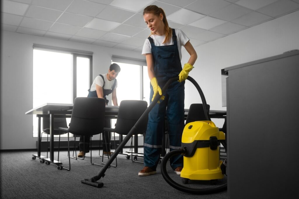 full-shot-people-cleaning-office (1) (1)